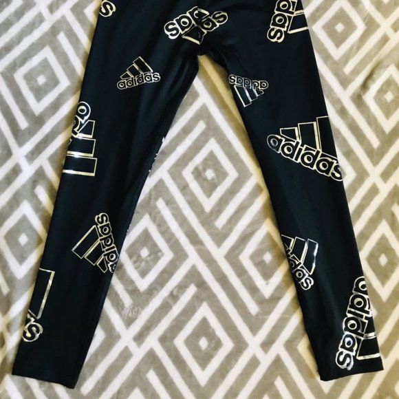 ADIDAIS Brand Love Allover Print Tights Small 7/8 GIRLS - Picture 3 of 5